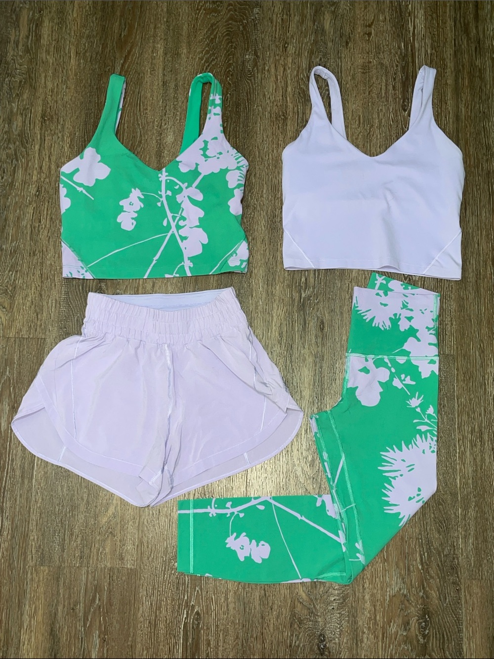 Like New Lululemon Matching KellyGreen/LilacSmoke Bundle. Size Tops 6/Bottoms 4